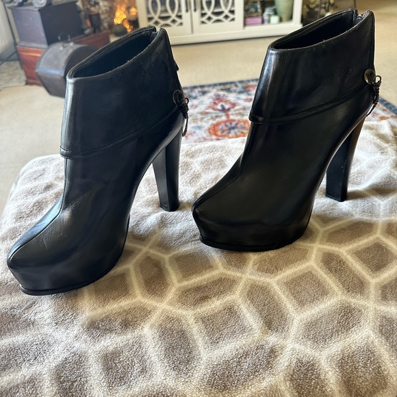 Italina Black Faux Leather w/ Chains High Heel Booties / Fold Over Ankle Boots. - Picture 3 of 12